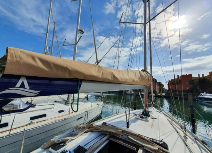 Bootverhuur Dufour Dufour 375 Grand Large in Puerto Sotogrande via SamBoat