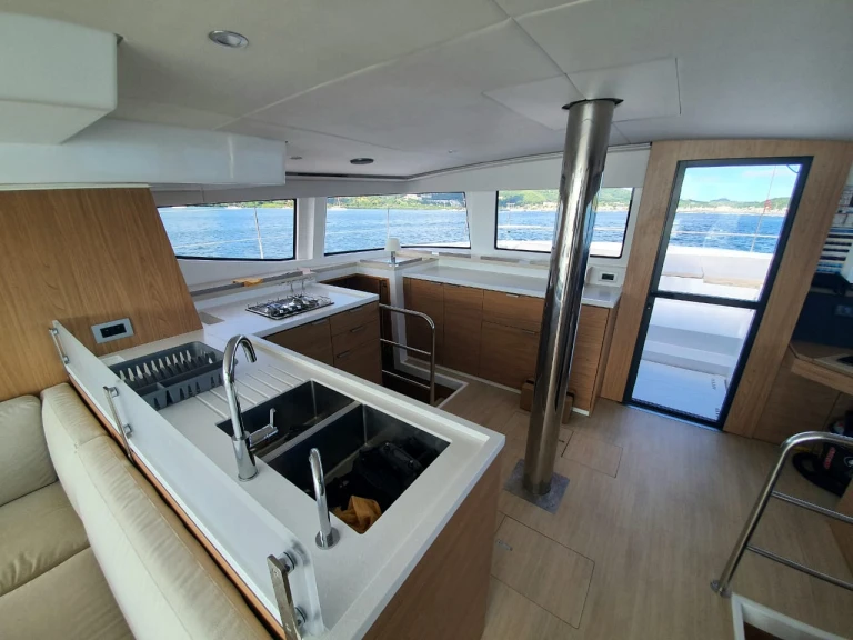 Verhuur Catamaran BALI 4.6 5 CABINES NUM 5 met vaarbewijs