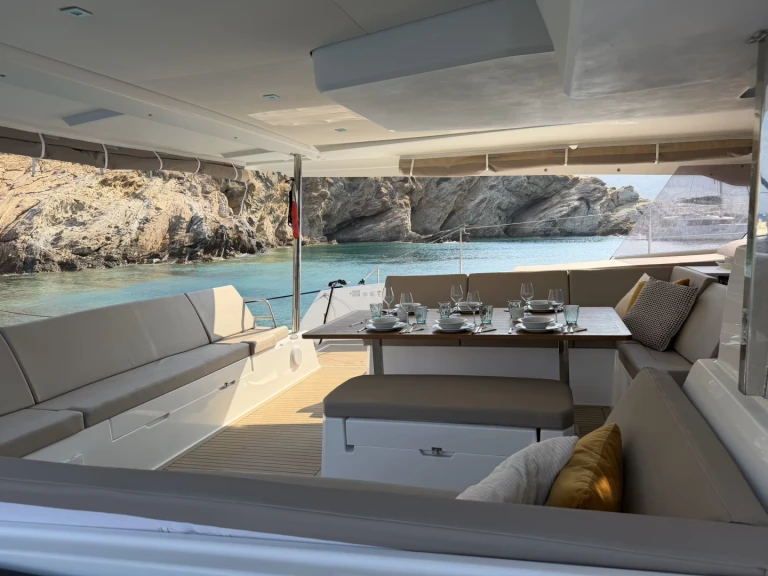 Fountaine Pajot Aura 51 te huur van particulier of professional in Álimos