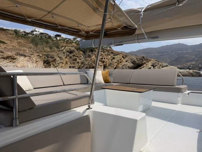 Huur een Fountaine Pajot Aura 51 in Álimos