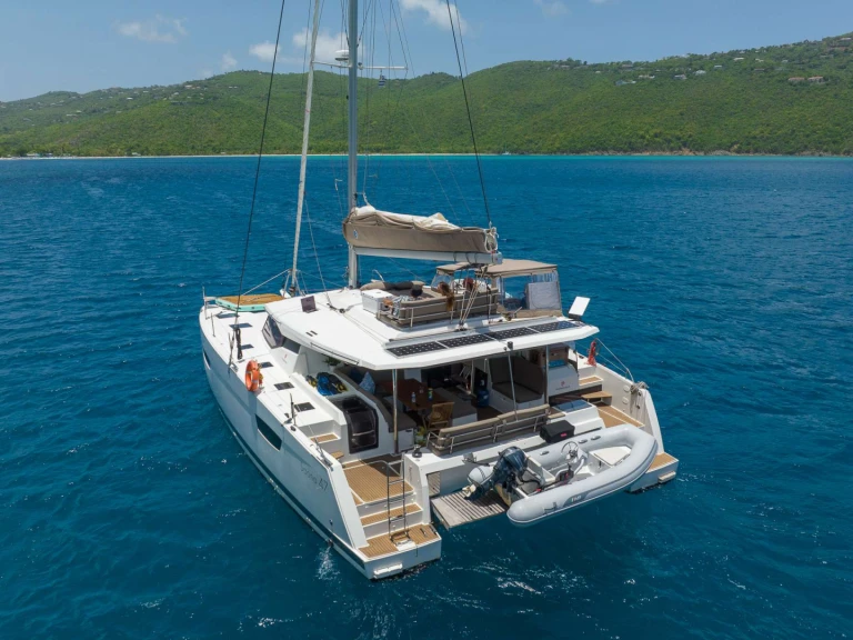 Verhuur Jacht Fountaine Pajot met vaarbewijs