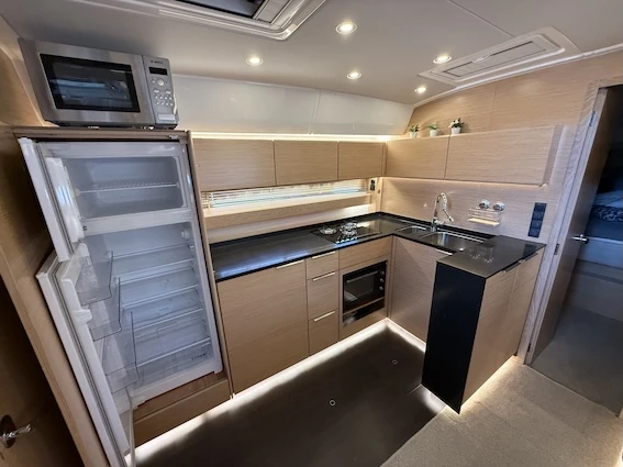 Bootverhuur Komolac goedkoop Bavaria S45 HT