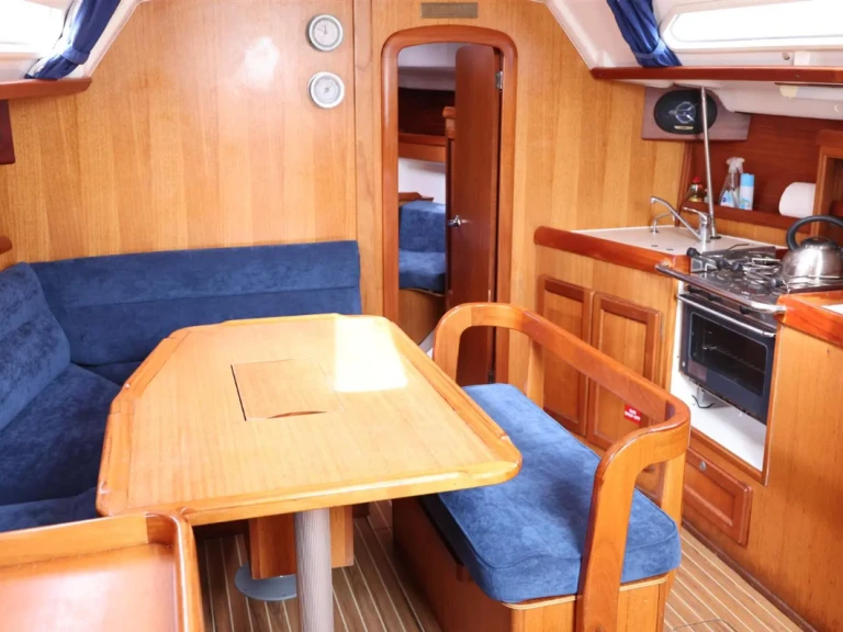 Huur een Dufour Dufour 36 Classic in Oban