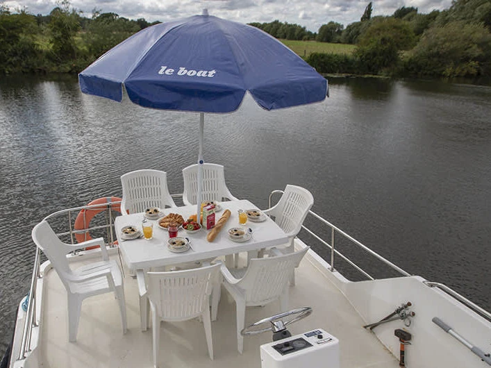 Verhuur Motorboot Le Boat met vaarbewijs