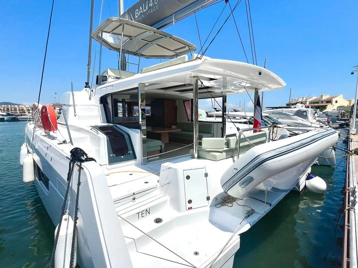 Catamaran te huur in Hyères voor de beste prijs