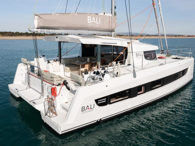 Catamaran te huur in Cogolin voor de beste prijs