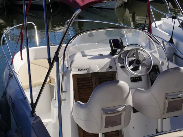 Huur Motorboot met of zonder schipper Bénéteau in Mandelieu-la-Napoule
