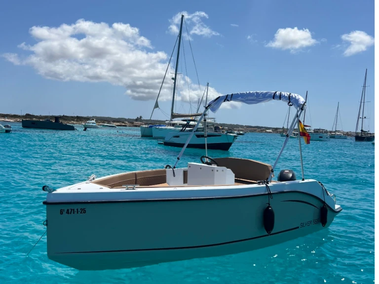 Huur Motorboot met of zonder schipper Silent Yachts in Club Nàutic Ca'n Picafort