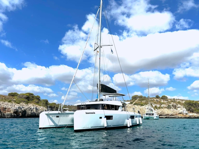 Lagoon Lagoon 42 te huur van particulier of professional in Cagliari