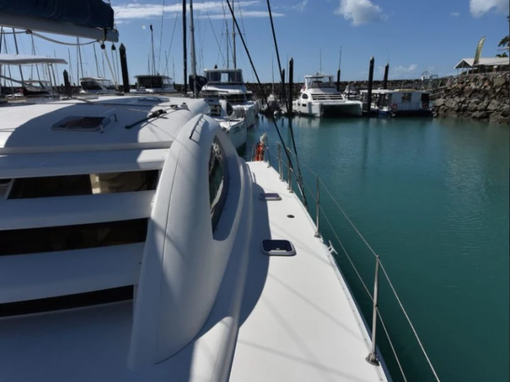 Huur een Leopard Catamarans / Robertson & Caine Leopard 46 - 4 cab. in Airlie Beach