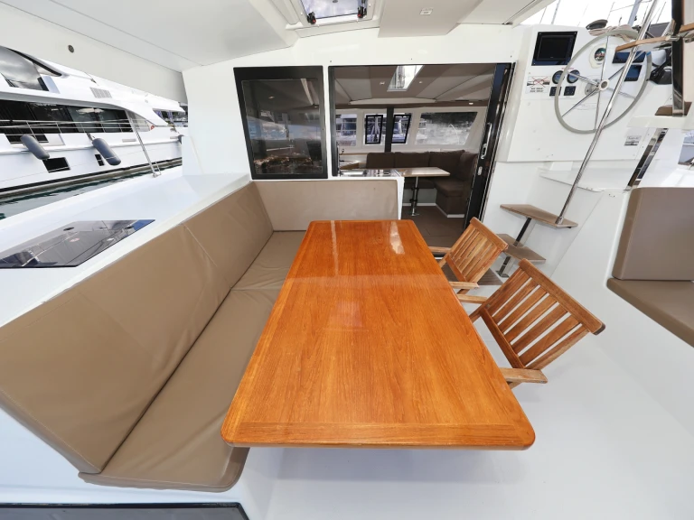 Fountaine Pajot Lucia 40 te huur van particulier of professional in Trogir