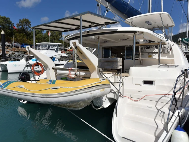 Verhuur Catamaran Leopard Catamarans / Robertson & Caine met vaarbewijs