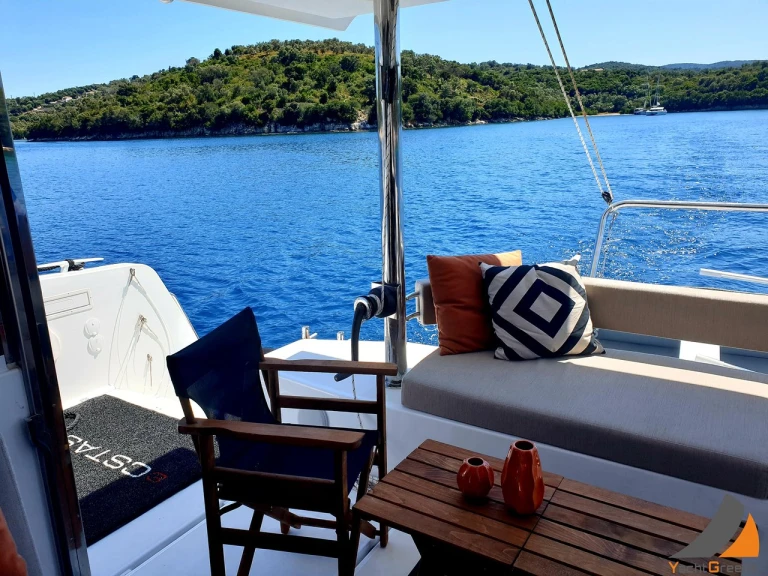Catamaran te huur in Ligia voor de beste prijs