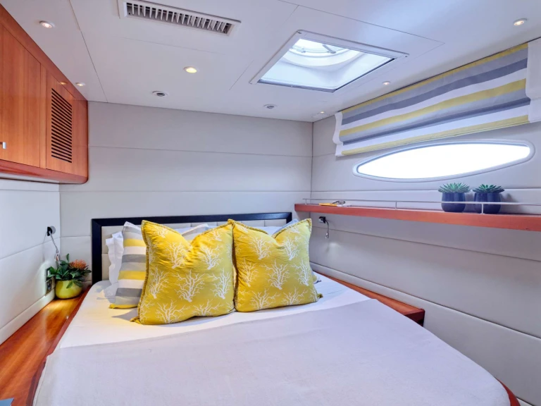 Bootverhuur Eden Island goedkoop Fountaine Pajot Galathea 65