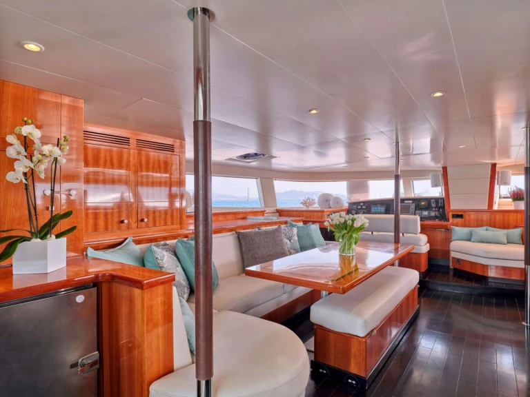 Verhuur Catamaran in Eden Island - Fountaine Pajot Fountaine Pajot Galathea 65