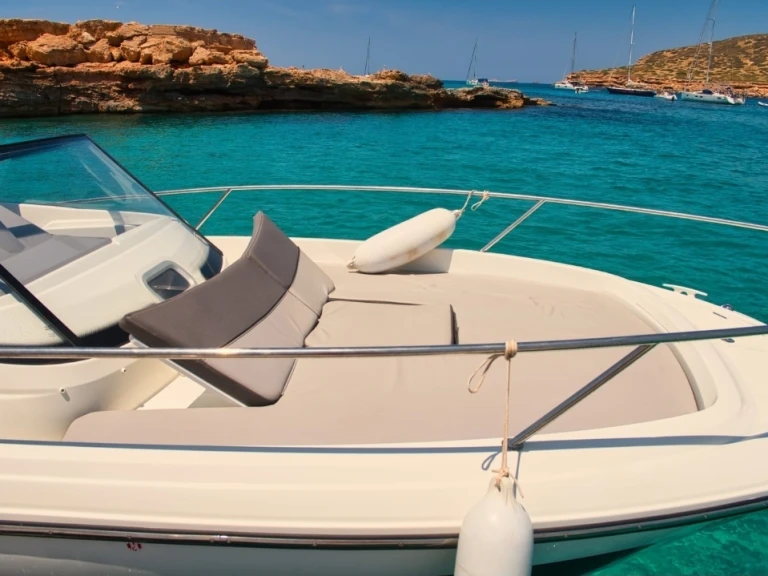 Jachthuur in Sant Antoni de Portmany - Jeanneau Cap Camarat 7.5 WA via SamBoat