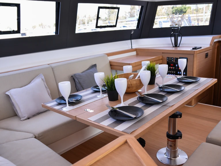 Catamaran te huur in Paros (Eiland) voor de beste prijs