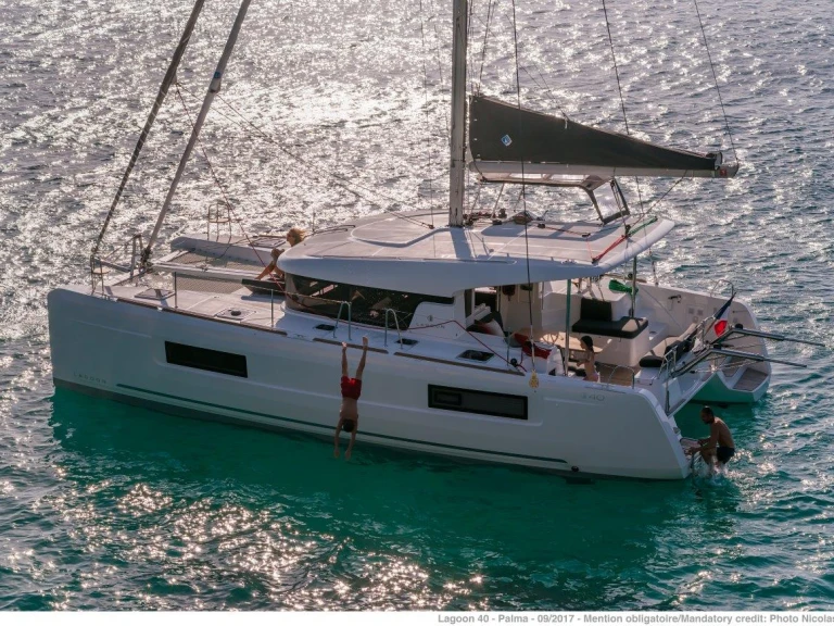 Bootverhuur Eden Island goedkoop Lagoon 40