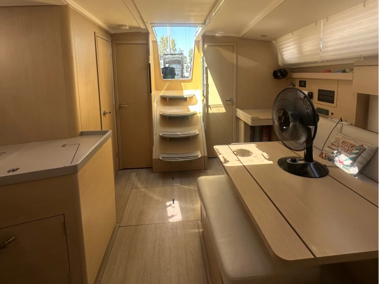Jachthuur in Álimos - Bénéteau Oceanis 40.1 via SamBoat
