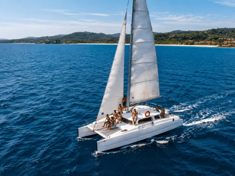 Verhuur Catamaran Custom Made met vaarbewijs
