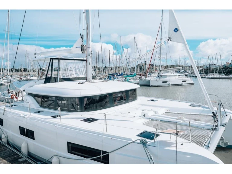 Verhuur Catamaran in Le Marin - Lagoon Lagoon 46 Luxe A/C
