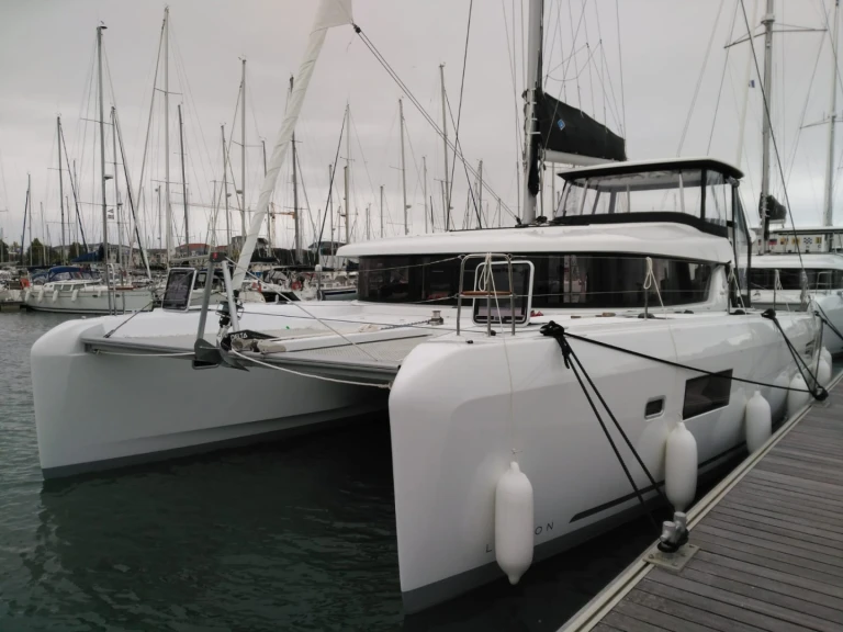 Catamaran te huur in Bas du Fort voor de beste prijs