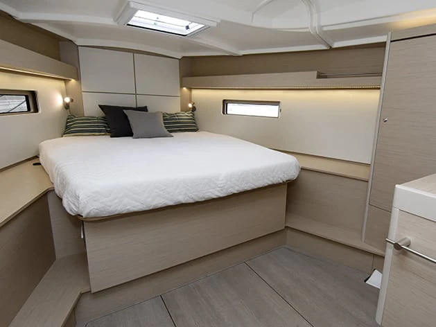 Jachthuur in Bas du Fort - Bénéteau Oceanis 40.1 - Beneteau - First Line via SamBoat