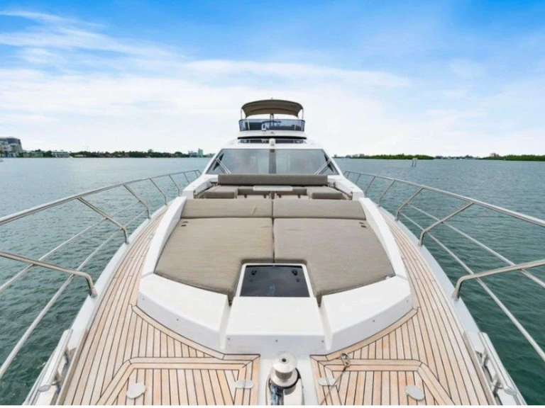 Verhuur Jacht Azimut met vaarbewijs
