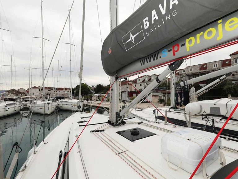 Bootverhuur Bavaria Bavaria C42 in Zadar via SamBoat