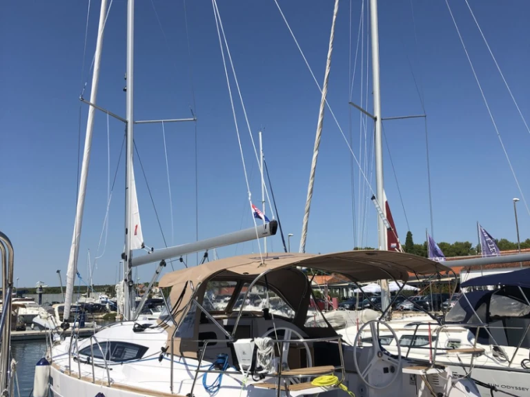 Huur Zeilboot met of zonder schipper Elan in Šibenik