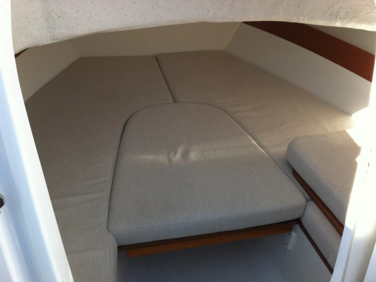 Huur Motorboot met of zonder schipper Jeanneau in Nice