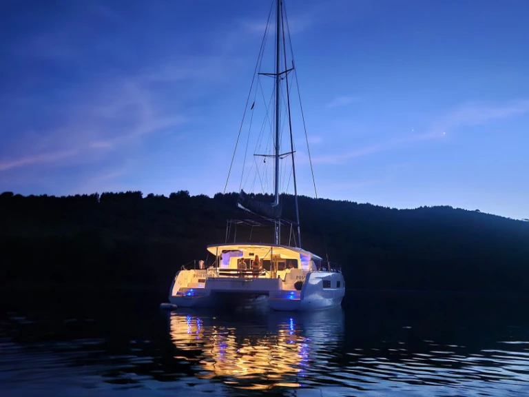 Huur Catamaran met of zonder schipper Lagoon in Rogoznica