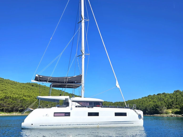 Verhuur Catamaran Lagoon met vaarbewijs