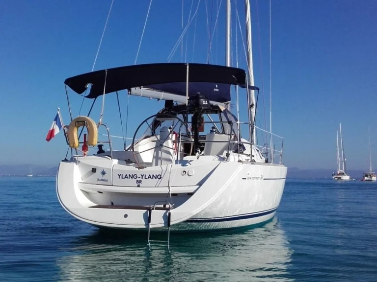 Huur een Jeanneau Sun Odyssey 36i in Saint-Mandrier-sur-Mer