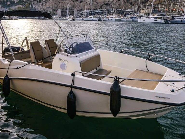 Quicksilver Activ 555 Open te huur van particulier of professional in Marseille