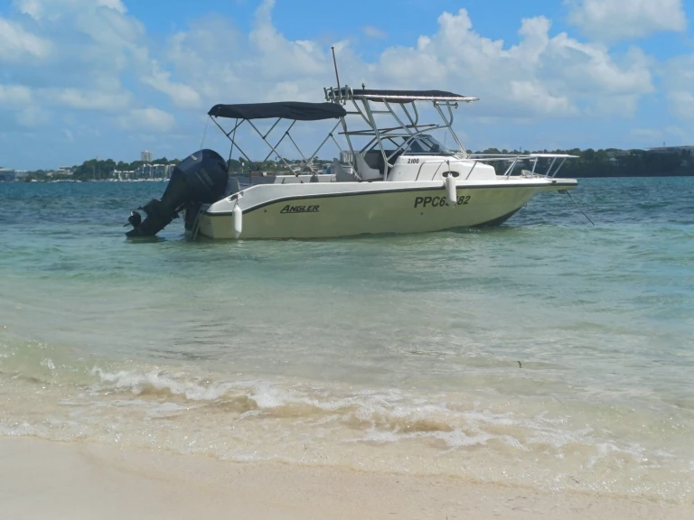 Huur Motorboot met of zonder schipper Angler in Le Gosier
