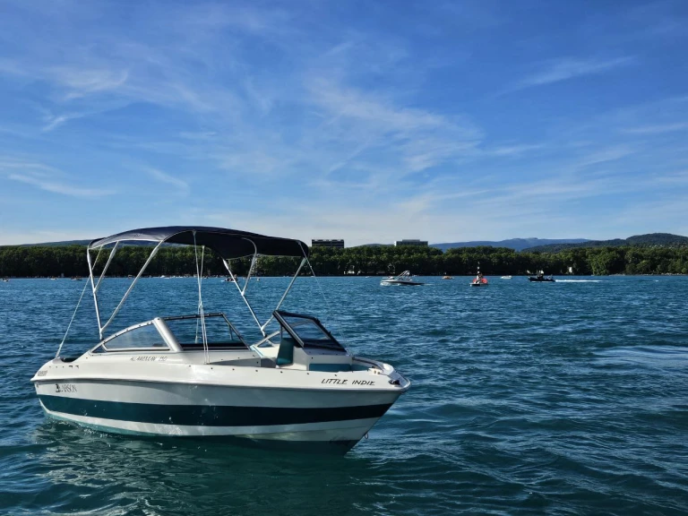 Motorboot te huur in Annecy voor de beste prijs