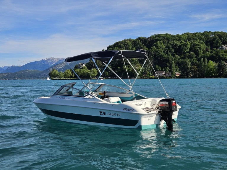 Huur een Larson 150 in Annecy
