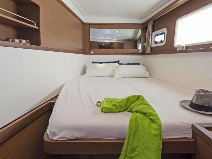 Verhuur Catamaran Lagoon met vaarbewijs