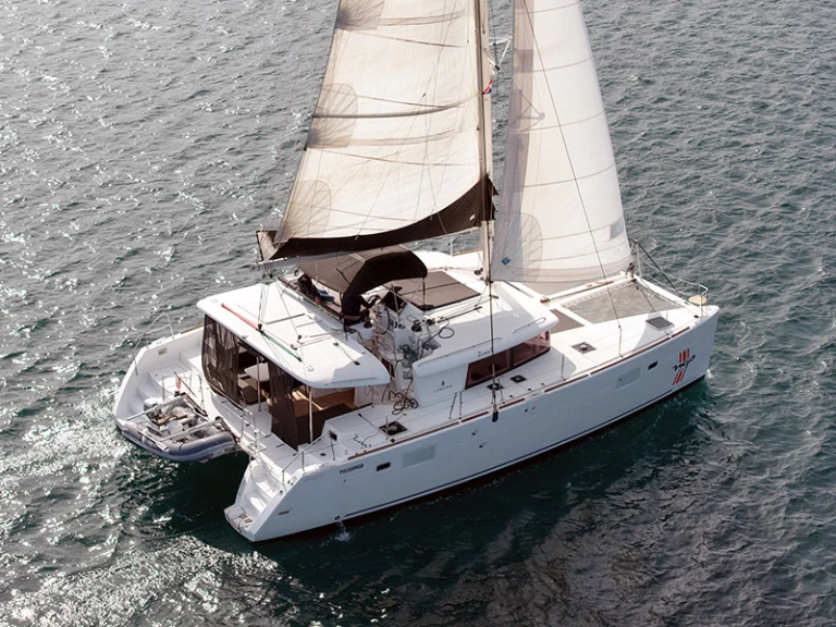 Catamaran te huur in Šibenik voor de beste prijs