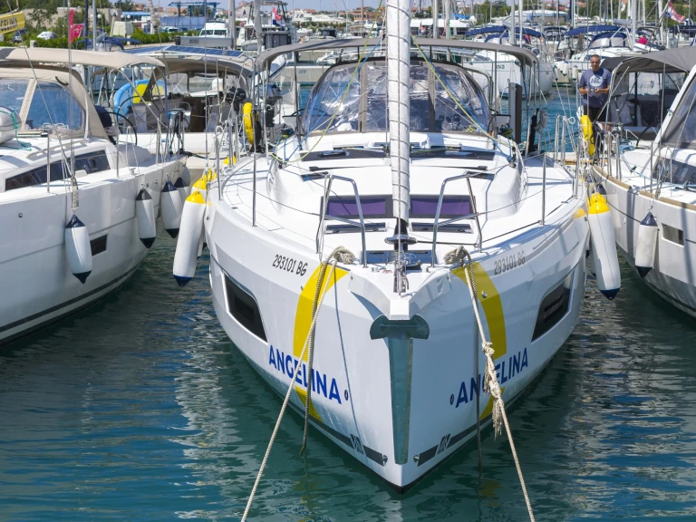 Bootverhuur Trogir goedkoop Dufour 44