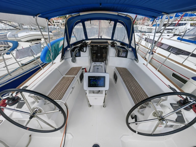 Verhuur Zeilboot in Punat - Jeanneau Sun Odyssey 389