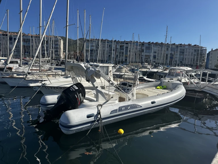 Huur een Capelli Tempest 750 Top in Toulon