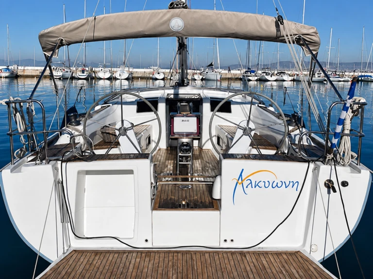 Zeilboot te huur in Lávrio voor de beste prijs