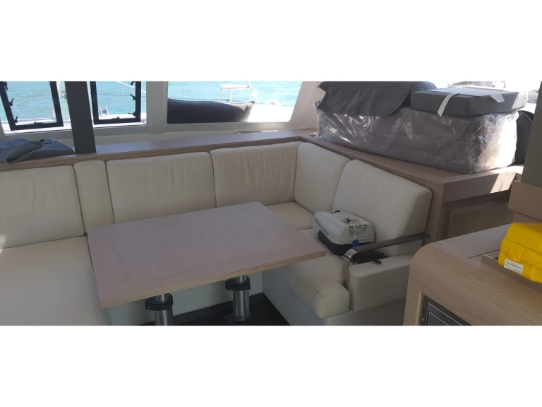 Verhuur Catamaran Fountaine Pajot met vaarbewijs