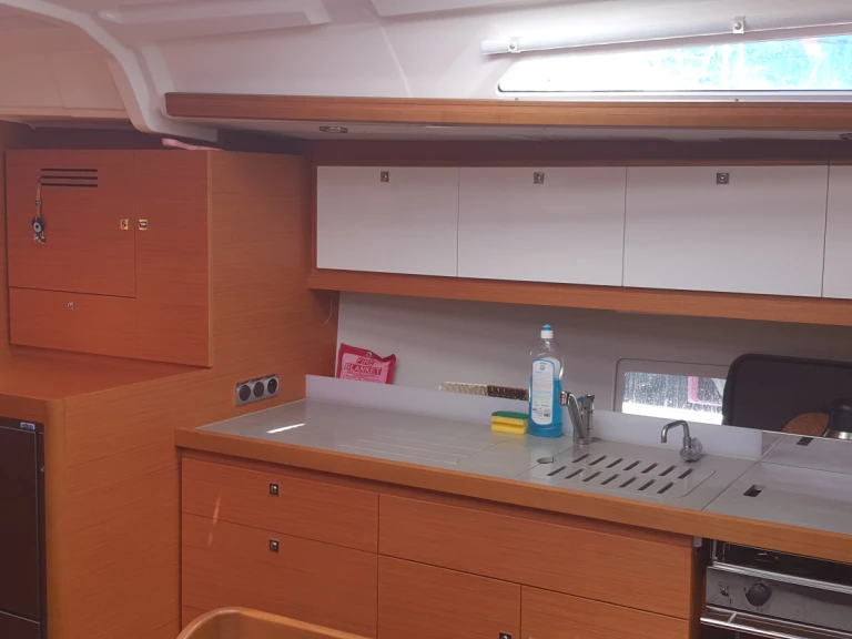 Huur een Dufour Dufour 430 Grand Large in Adaköy