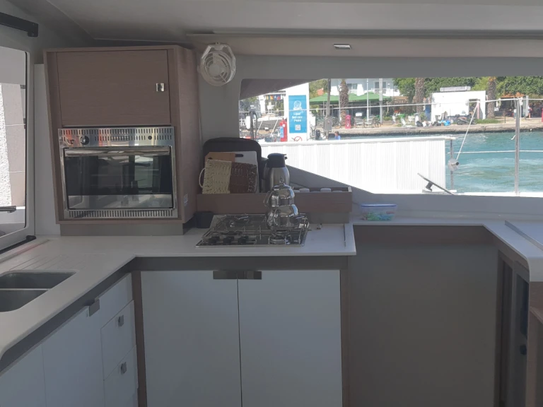 Huur een Fountaine Pajot Isla 40 in Göcek