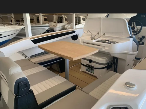 Verhuur Motorboot Karnic met vaarbewijs