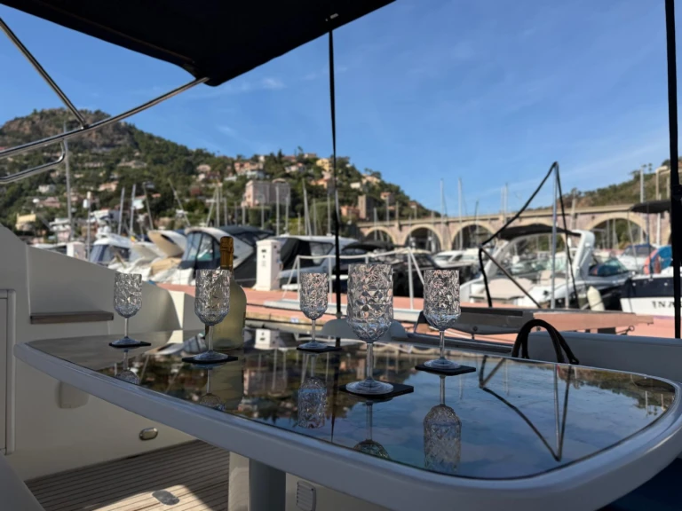 Huur Motorboot met of zonder schipper Airon in Cannes