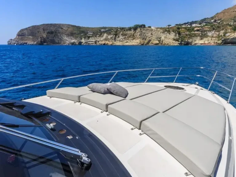 Motorboot te huur in Port des Marines de Cogolin voor de beste prijs